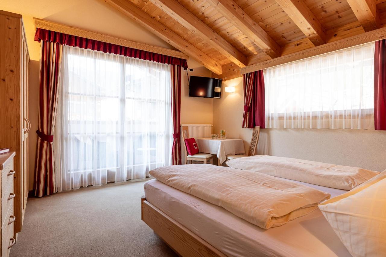 Garni Gran Pre Bed & Breakfast Corvara In Badia Exterior foto