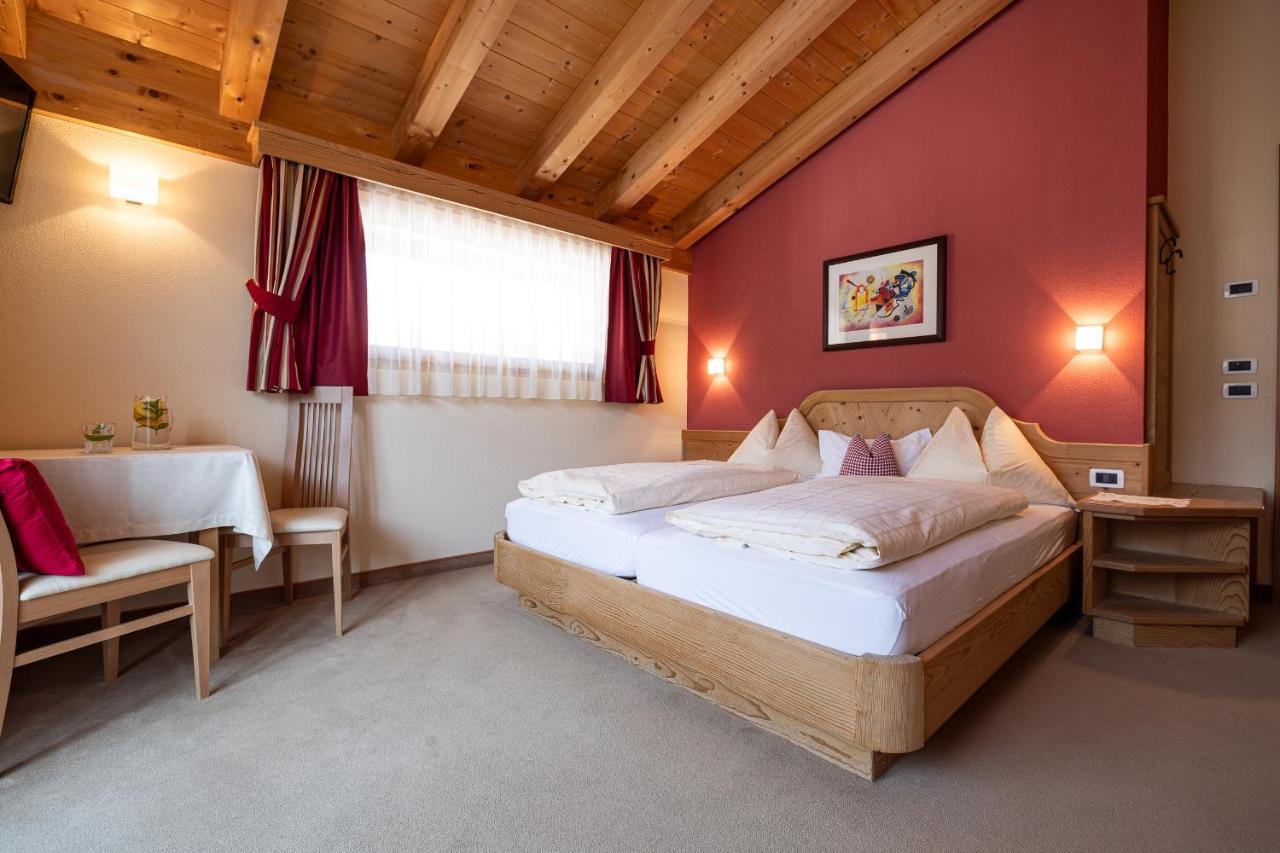 Garni Gran Pre Bed & Breakfast Corvara In Badia Exterior foto